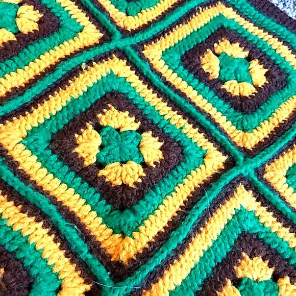 Granny square afghan blanket handmade with pocket green yellow brown - Picture 3 of 3